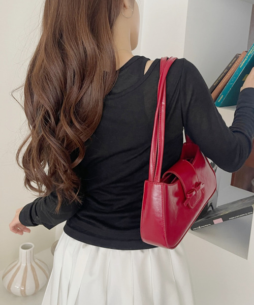 Ada.（エイダ）の「ホルターネック風 ドッキングレイヤード サイドシャーリング シアーカットソー（Tシャツ/カットソー・レディース・ブルー/ブラック/グリーン/チャコール・FREE）」の22枚目の写真