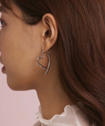 アシンメトリーハートピアス