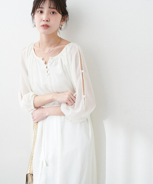 natural couture(ナチュラルクチュール)の「【WEB限定】シアー楊柳スリットデザインワンピース(ワンピース・レディース・ネイビー/ピンク/オフホワイト/ブラック・MEDIUM/LARGE)」の7枚目の写真