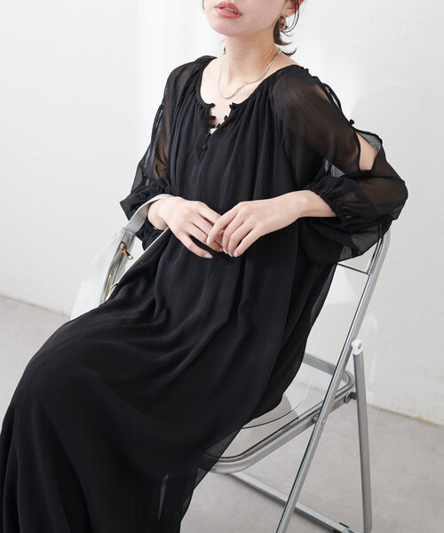 natural couture(ナチュラルクチュール)の「【WEB限定】シアー楊柳スリットデザインワンピース(ワンピース・レディース・ネイビー/ピンク/オフホワイト/ブラック・MEDIUM/LARGE)」の10枚目の写真