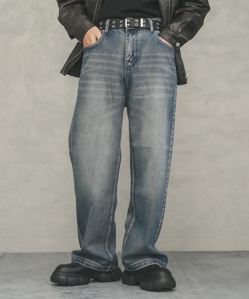 Shoowtime（ショウタイム）の「Vintage wash wide straight denim pants / ビンテージウォッシュワイドストレートデニムパンツ（デニムパンツ・メンズ・ブラック/ブルー・X-LARGE/LARGE/MEDIUM）」の2枚目の写真