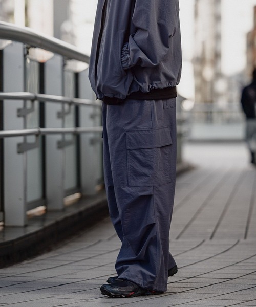 LAKOLE(ラコレ)の「PEテックカーゴパンツ / 291477(カーゴパンツ・メンズ・チャコールグレー/ブラック・MEDIUM/LARGE)」の1枚目の写真