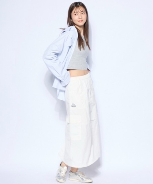 Kappa(カッパ)の「ナイロン素材 ロングスカート(スカート・レディース・パープル/オフホワイト/ブラック・SMALL/MEDIUM/LARGE)」の2枚目の写真