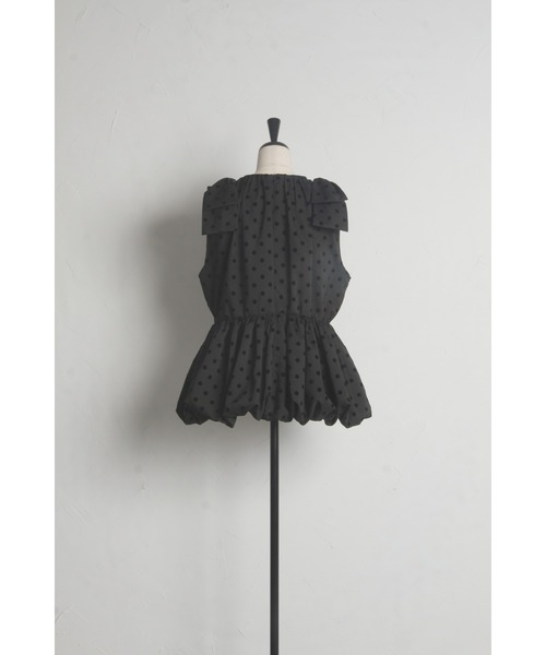 &. NOSTALGIA（アンドドットノスタルジア）の「【ZOZO限定】ショルダーリボンバルーンベスト（ベスト・レディース・ドット/ブラック・M）」の13枚目の写真