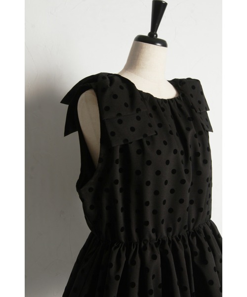 &. NOSTALGIA（アンドドットノスタルジア）の「【ZOZO限定】ショルダーリボンバルーンベスト（ベスト・レディース・ドット/ブラック・M）」の5枚目の写真