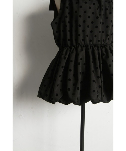 &. NOSTALGIA（アンドドットノスタルジア）の「【ZOZO限定】ショルダーリボンバルーンベスト（ベスト・レディース・ドット/ブラック・M）」の6枚目の写真