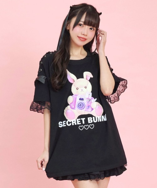 シークレットハニー Secret Honey 肩レースアップうさぎプリントTシャツ （ブラック） シークレットハニー Secret Honey 肩レースアップうさぎプリント