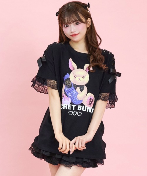 Secret Honey(シークレットハニー)の「肩レースアップうさぎプリントTシャツ(Tシャツ/カットソー・レディース・ブラック/オフホワイト/ホワイト系その他2/ブラック系その他/スミクロ/ホワイト系その他3/ホワイト系その他/ブラック系その他3・FREE)」の5枚目の写真