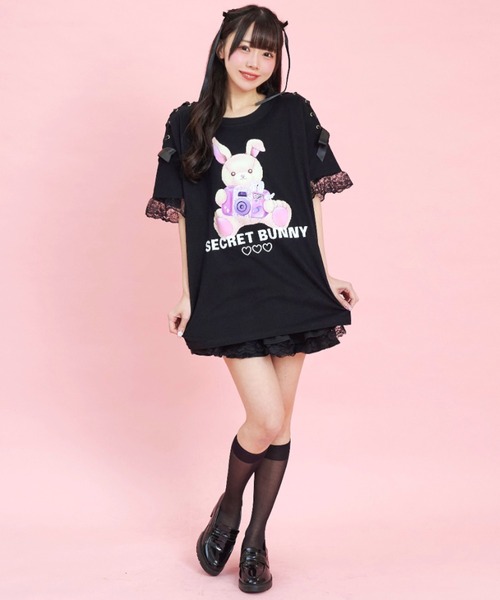 Secret Honey(シークレットハニー)の「肩レースアップうさぎプリントTシャツ(Tシャツ/カットソー・レディース・ブラック/オフホワイト/ホワイト系その他2/ブラック系その他/スミクロ/ホワイト系その他3/ホワイト系その他/ブラック系その他3・FREE)」の10枚目の写真