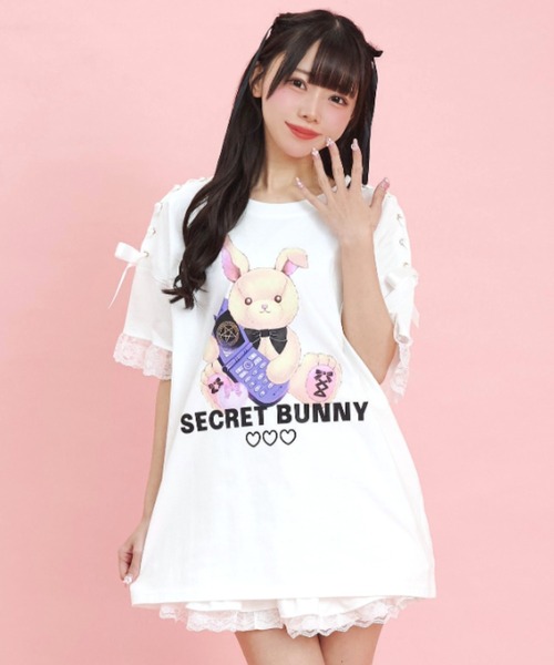 Secret Honey(シークレットハニー)の「肩レースアップうさぎプリントTシャツ(Tシャツ/カットソー・レディース・ブラック/オフホワイト/ホワイト系その他2/ブラック系その他/スミクロ/ホワイト系その他3/ホワイト系その他/ブラック系その他3・FREE)」の16枚目の写真