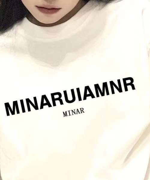 新品未使用 ホワイト 白 ロゴプリントTシャツ ホワイト Tシャツ ロゴプリント - メルカリ