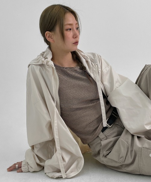 BLACKUP（ブラックアップ）の「[MADE] バンデルフードウィンドブレーカージャンパー（ナイロンジャケット・レディース・レッド/ブラック/クリーム・FREE）」の14枚目の写真