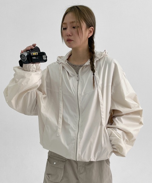 BLACKUP（ブラックアップ）の「[MADE] バンデルフードウィンドブレーカージャンパー（ナイロンジャケット・レディース・レッド/ブラック/クリーム・FREE）」の15枚目の写真