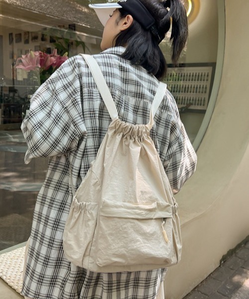 TONE SELECT GOODS（トーンセレクトグッズ）の「urbanfemine./軽量ドーローストリングナップサック U7430（バックパック/リュック・レディース・ブルー/ブラック/ベージュ/ホワイト・FREE）」の9枚目の写真