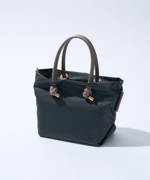 La boutique BonBon（ラブティックボンボン）の「【ヴィオラドーロ】ストラップ付ノットハンドルナイロントート（トートバッグ・レディース・チャコールグレー/グレー系その他・FREE）」の10枚目の写真