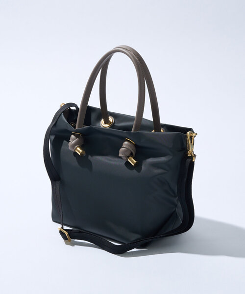 La boutique BonBon（ラブティックボンボン）の「【ヴィオラドーロ】ストラップ付ノットハンドルナイロントート（トートバッグ・レディース・チャコールグレー/グレー系その他・FREE）」の11枚目の写真