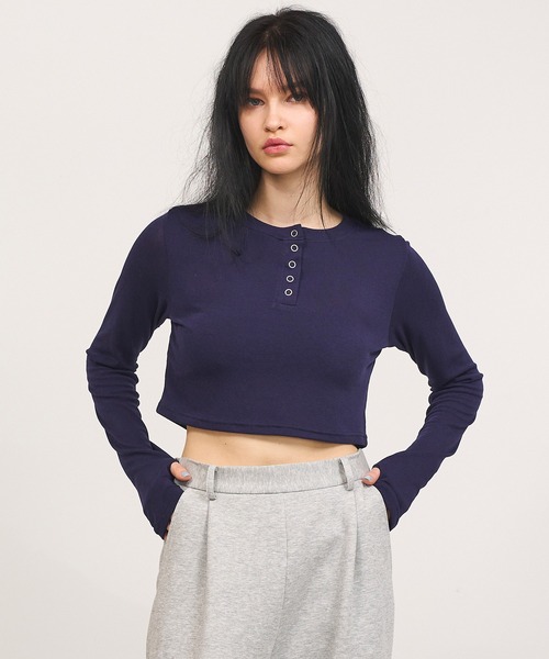 Nora Lily elle(ノラリリーエル)の「【Nora Lily】「elle」Design Cut L/S Henry Top(Tシャツ/カットソー・レディース・チャコールグレー/ホワイト/ネイビー/ブラック・FREE)」の14枚目の写真