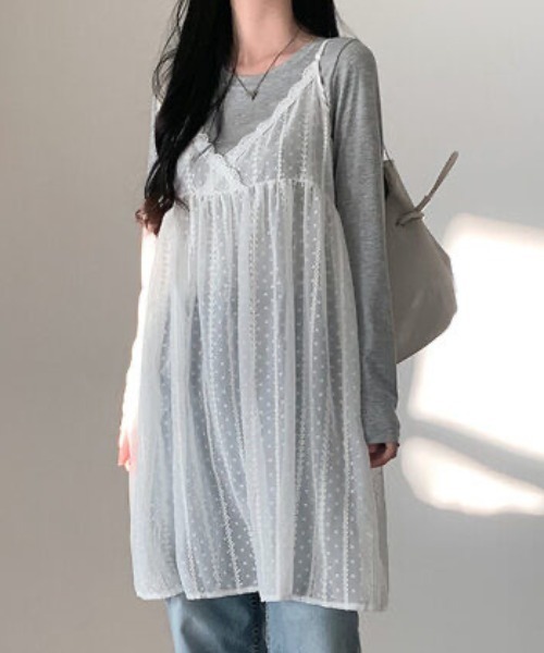 Achic(アシック)の「レイヤード刺繍シアーキャミチュニック(ワンピース・レディース・ホワイト/ホワイト系その他・M)」の4枚目の写真