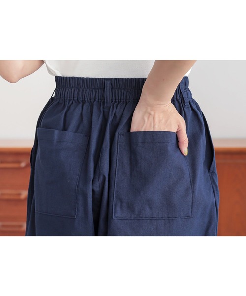 n'OrLABEL(ノアールレーベル)の「【機能素材】『綿麻混バレルレッグパンツ』(その他パンツ・レディース・カーキ/チャコール/ネイビー・2/1)」の22枚目の写真