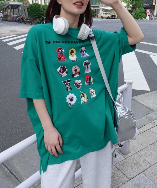 CORNERS（コーナーズ）の「ゆかいなワンコTシャツ（Tシャツ/カットソー・レディース・ホワイト/ブラック/ピンク/グリーン/グレイッシュベージュ・FREE）」の4枚目の写真