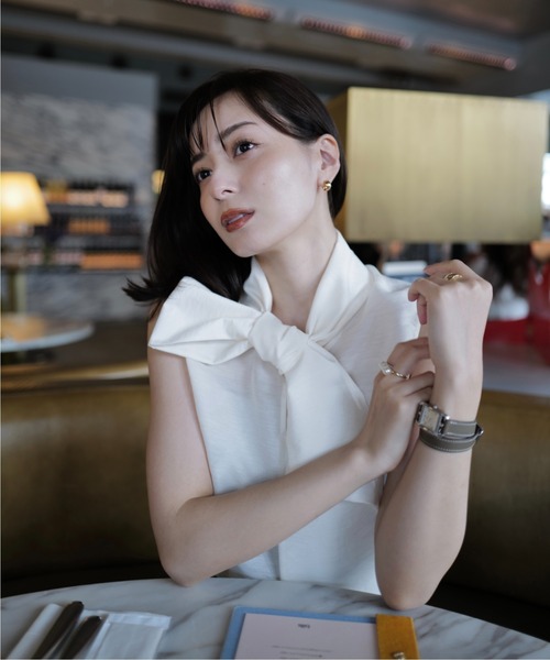 anuans（アニュアンス）の「【ZOZO限定カラー】シアールーバンブラウス（シャツ/ブラウス・レディース・ブラウン/ベージュ/サックスブルー/ブラック/アイボリー・FREE）」の2枚目の写真