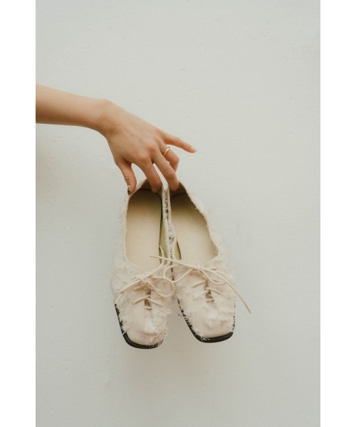 Knuth Marf（クヌースマーフ）の「2way fringe pumps（パンプス・レディース・ブラック/アイボリー・23/24）」の4枚目の写真