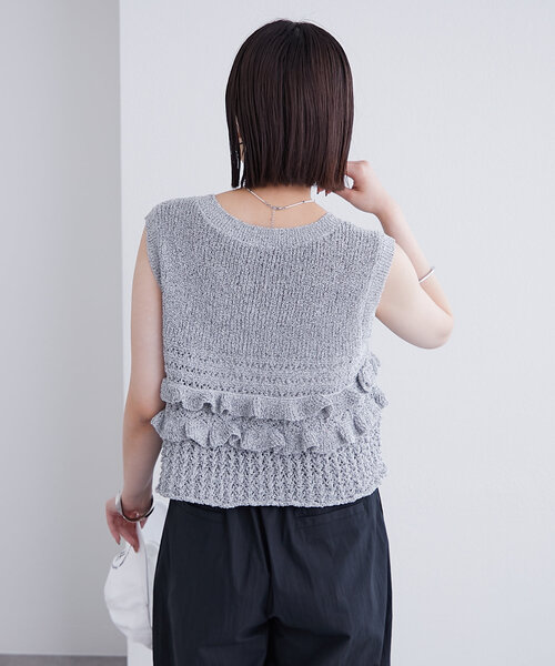 mystic(ミスティック)の「フリルニットベスト(ベスト・レディース・レッド/ネイビー/イエロー/オフホワイト/グレー・FREE)」の7枚目の写真