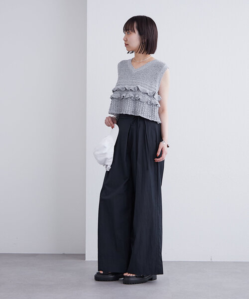 mystic(ミスティック)の「フリルニットベスト(ベスト・レディース・レッド/ネイビー/イエロー/オフホワイト/グレー・FREE)」の10枚目の写真