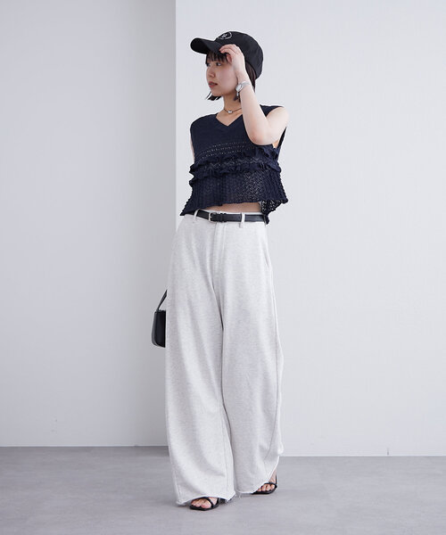 mystic(ミスティック)の「フリルニットベスト(ベスト・レディース・レッド/ネイビー/イエロー/オフホワイト/グレー・FREE)」の16枚目の写真