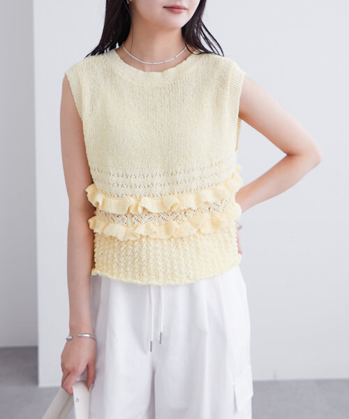 mystic(ミスティック)の「フリルニットベスト(ベスト・レディース・レッド/ネイビー/イエロー/オフホワイト/グレー・FREE)」の20枚目の写真