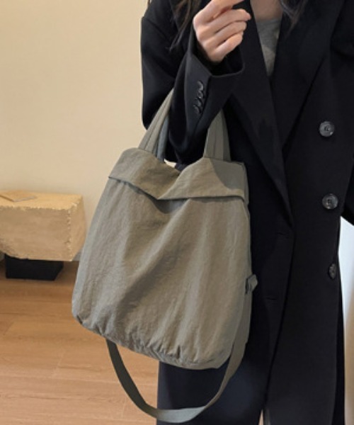 folka（フォルカ）の「5E27 2WAY ソフトトート ショルダーバッグ（ショルダーバッグ・レディース・ブラック/オリーブ/ホワイト・ONESIZE）」の3枚目の写真