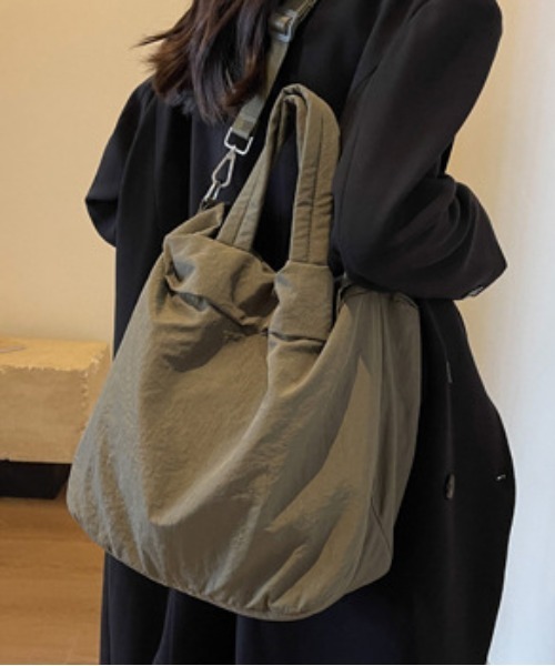 folka（フォルカ）の「5E27 2WAY ソフトトート ショルダーバッグ（ショルダーバッグ・レディース・ブラック/オリーブ/ホワイト・ONESIZE）」の7枚目の写真