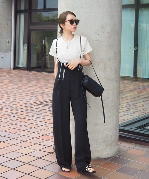 LAULEN(ローレン)の「thin strap salopette /ハイウエストセンタープレスサスペンダーパンツ(その他パンツ・レディース・チャコールグレー/ブラック・M/S)」の1枚目の写真