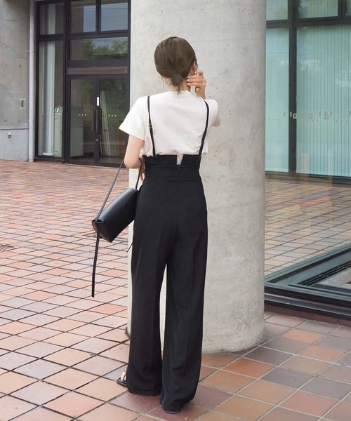 LAULEN(ローレン)の「thin strap salopette /ハイウエストセンタープレスサスペンダーパンツ(その他パンツ・レディース・チャコールグレー/ブラック・M/S)」の4枚目の写真