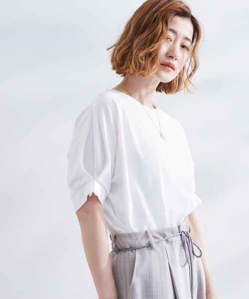 grove（グローブ）の「【UVカット/ひんやり/二の腕カバー】タックドルマンプルオーバー（Tシャツ/カットソー・レディース・ブラック/オフホワイト/グレー/ブルー/ライトイエロー系・02/03/01/05/04）」の6枚目の写真