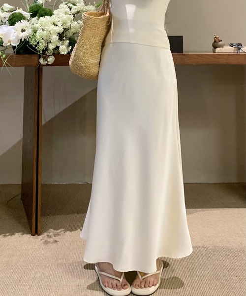 FREE STYLISTS(フリー スタイリスト)の「YUGA_YGMC Satin narrow mermaid skirt(スカート・レディース・シャンパン/オフホワイト/ブラック・XL/M/L)」の7枚目の写真