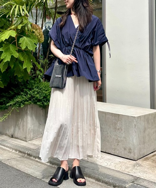 LOVELESS(ラブレス)の「バルーンギャザーブラウス(シャツ/ブラウス・レディース・ブルー系その他7/オフホワイト・36)」の6枚目の写真