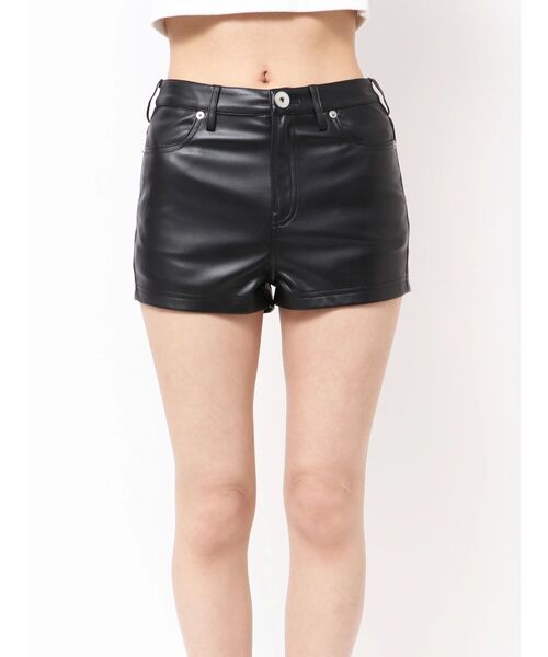 GYDA(ジェイダ)の「ハイウエストフェイクレザーショートパンツ(その他パンツ・レディース・ブラック・SMALL/MEDIUM)」の2枚目の写真