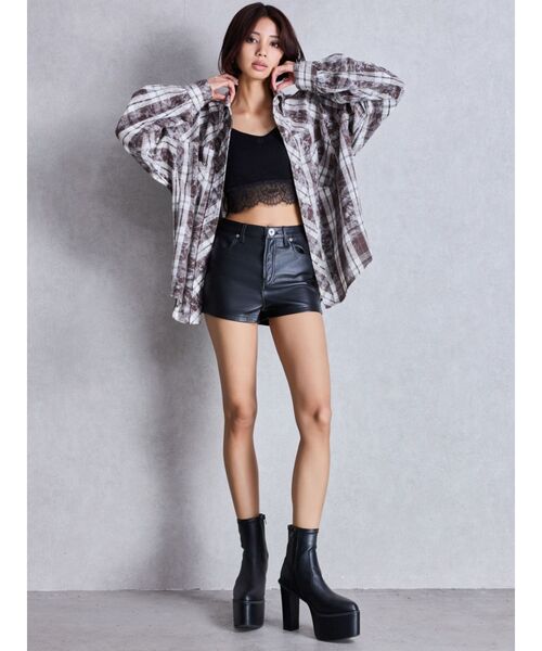 ハイウエストフェイクレザーショートパンツ（その他パンツ）｜GYDA