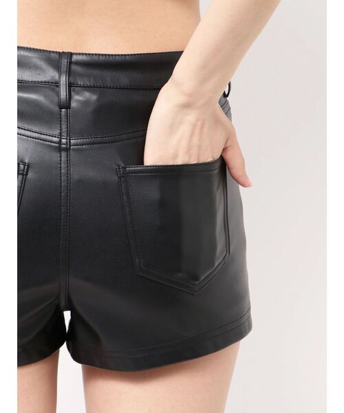 GYDA(ジェイダ)の「ハイウエストフェイクレザーショートパンツ(その他パンツ・レディース・ブラック・SMALL/MEDIUM)」の12枚目の写真