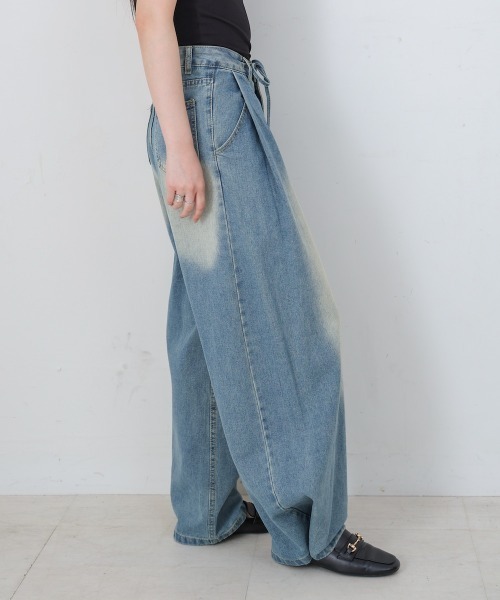 Bab（バブ）の「【M・Lサイズ展開】ウエストデザイン　ルーズデニムパンツ（その他パンツ・レディース・ライトブルー/ブルー・M/L）」の11枚目の写真