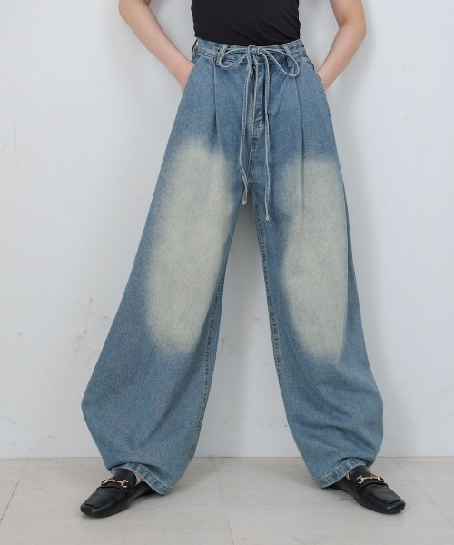 Bab（バブ）の「【M・Lサイズ展開】ウエストデザイン　ルーズデニムパンツ（その他パンツ・レディース・ライトブルー/ブルー・M/L）」の12枚目の写真
