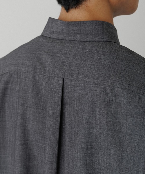 ADAM ET ROPE'（アダムエロペ）の「【NIKKE】レギュラーカラー シャツ（シャツ/ブラウス・メンズ・ブラック/チャコールグレー/ネイビー・L/M）」の16枚目の写真