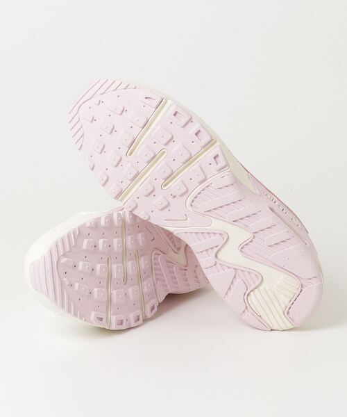 NIKE(ナイキ)の「ナイキ NIKE ナイキ エア マックス エクシー(スニーカー・レディース・ホワイト×ピンク・24.0cm/23.5cm/23.0cm/25.0cm/24.5cm)」の3枚目の写真