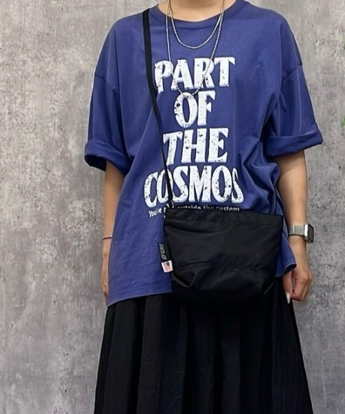 Right-on(ライトオン)の「【HONEYSUCKLE ROSE】【店舗で人気】アシッド加工プリントTシャツ(リラックスシルエット)(Tシャツ/カットソー・レディース・オフホワイト/ブルー/ダークグレー/その他1・L/M)」の3枚目の写真