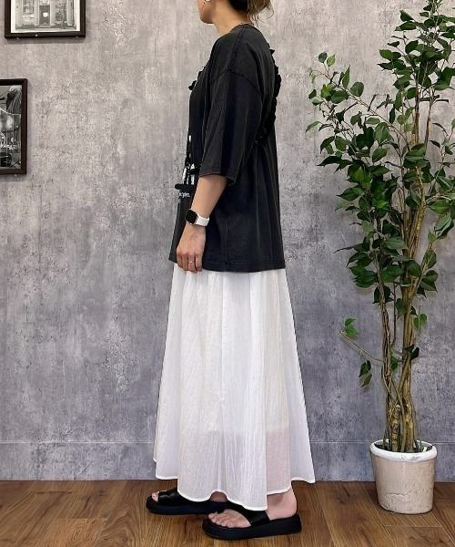 Right-on(ライトオン)の「【HONEYSUCKLE ROSE】【店舗で人気】アシッド加工プリントTシャツ(リラックスシルエット)(Tシャツ/カットソー・レディース・オフホワイト/ブルー/ダークグレー/その他1・L/M)」の7枚目の写真