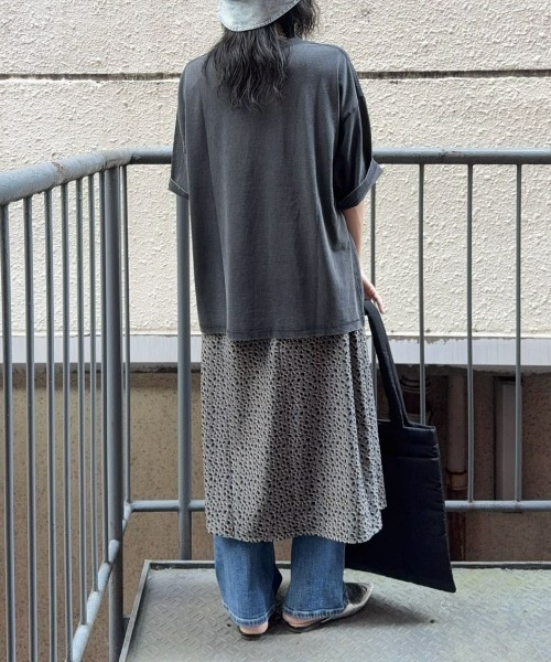 Right-on(ライトオン)の「【HONEYSUCKLE ROSE】【店舗で人気】アシッド加工プリントTシャツ(リラックスシルエット)(Tシャツ/カットソー・レディース・オフホワイト/ブルー/ダークグレー/その他1・L/M)」の15枚目の写真