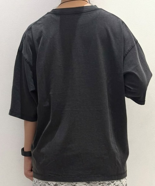 Right-on(ライトオン)の「【HONEYSUCKLE ROSE】【店舗で人気】アシッド加工プリントTシャツ(リラックスシルエット)(Tシャツ/カットソー・レディース・オフホワイト/ブルー/ダークグレー/その他1・L/M)」の22枚目の写真