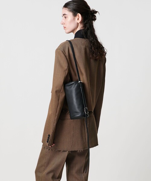 AEWEN MATOPH（イウエン マトフ）の「＜AEWEN MATOPH＞V＆H ３WAY レザーミニバッグ（ショルダーバッグ・レディース・ブラック・FREE）」の3枚目の写真