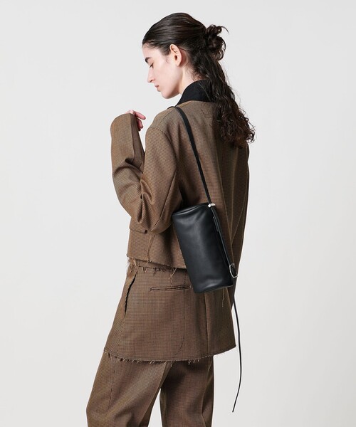 AEWEN MATOPH（イウエン マトフ）の「＜AEWEN MATOPH＞V＆H ３WAY レザーミニバッグ（ショルダーバッグ・レディース・ブラック・FREE）」の4枚目の写真